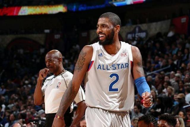 杨鸣谈新老交替：人才引进方面不如发达地区